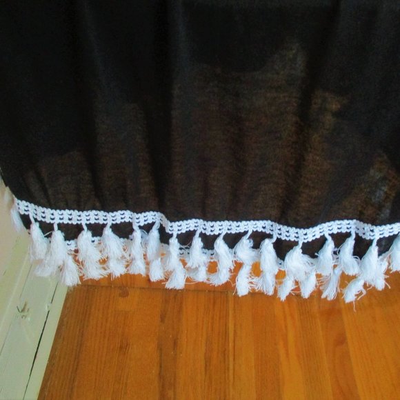 Boho Black & White Tassel Peasant Top NEW SM/MED - Picture 5 of 10